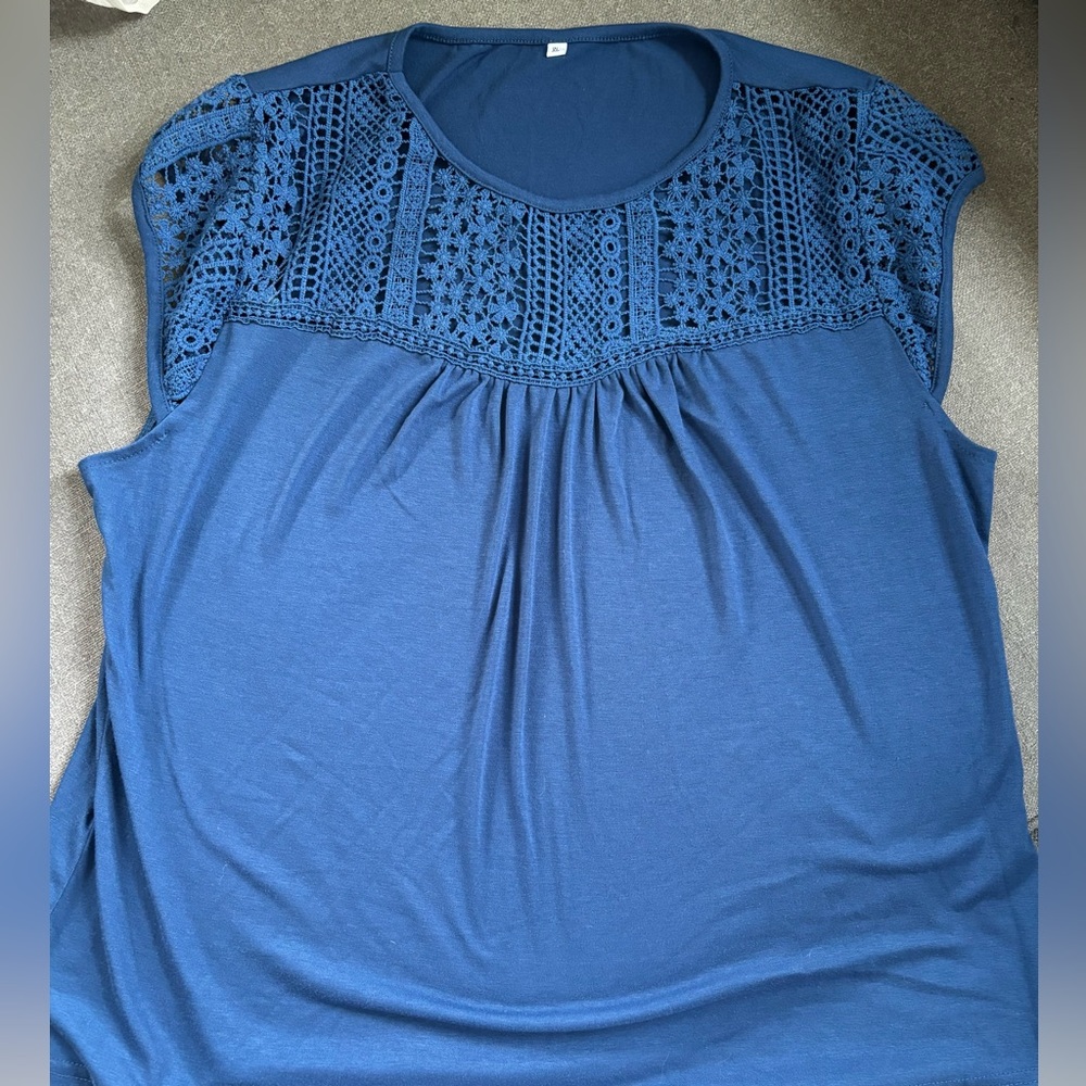 Women’s cap sleeve top